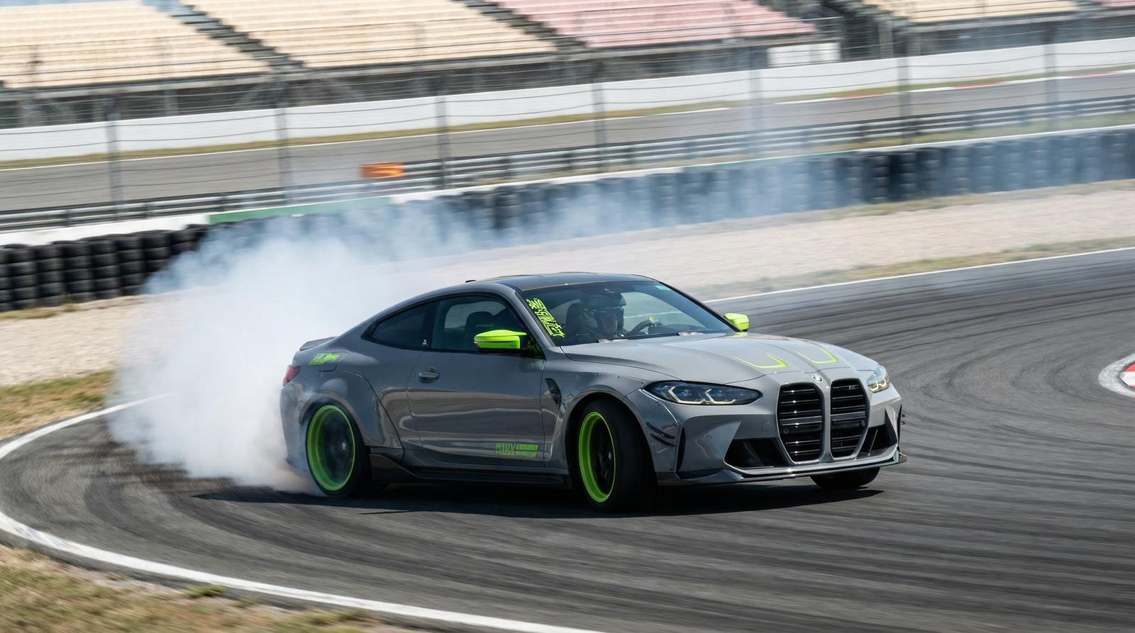 高清无码 - 赛道漂移挑战：改装M4极限测试视频